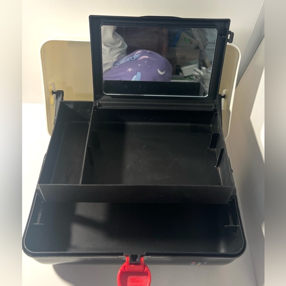 Makeup Caboodle - Picture 9 of 11